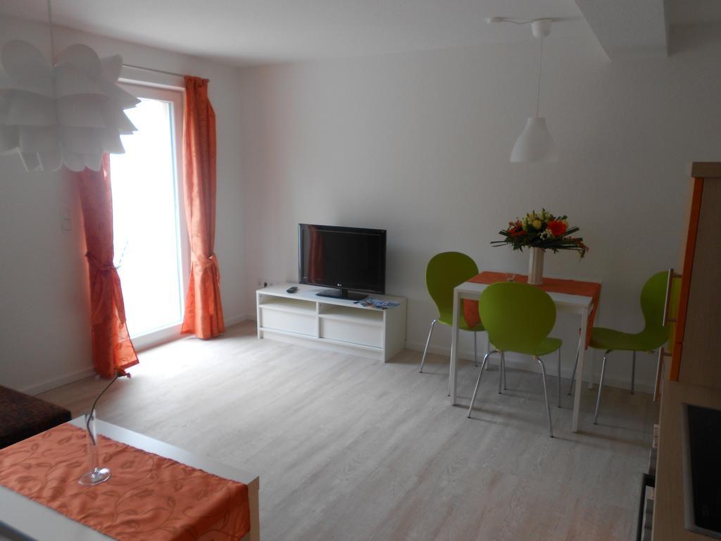 Ferienwohnungen Haus Glueckauf Kölpinsee Kamer foto