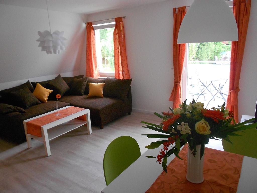 Ferienwohnungen Haus Glueckauf Kölpinsee Kamer foto